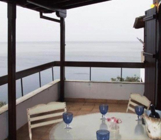 Ferienwohnung Sea Front Milína Exterior foto